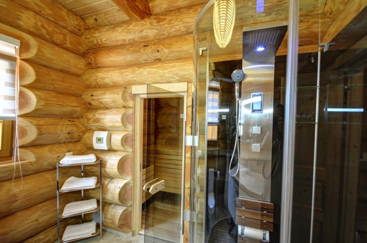 Luxus-Ferienhaus Blockhaus Chalet Nr 2 Toplage am Feldberg mit Sauna, Outdoor-Hottub, Kamin auf 1300m üM Exterior foto