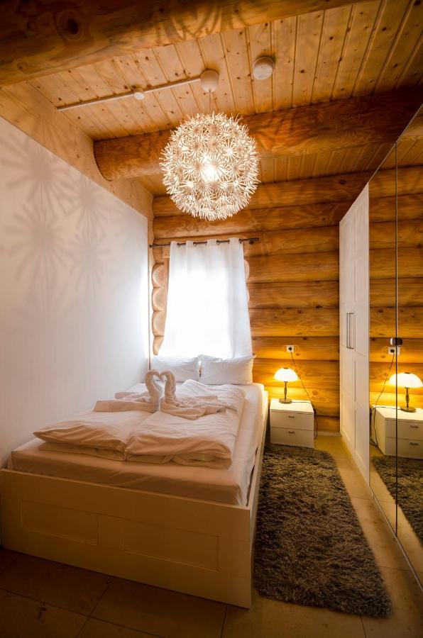 Luxus-Ferienhaus Blockhaus Chalet Nr 2 Toplage am Feldberg mit Sauna, Outdoor-Hottub, Kamin auf 1300m üM Exterior foto