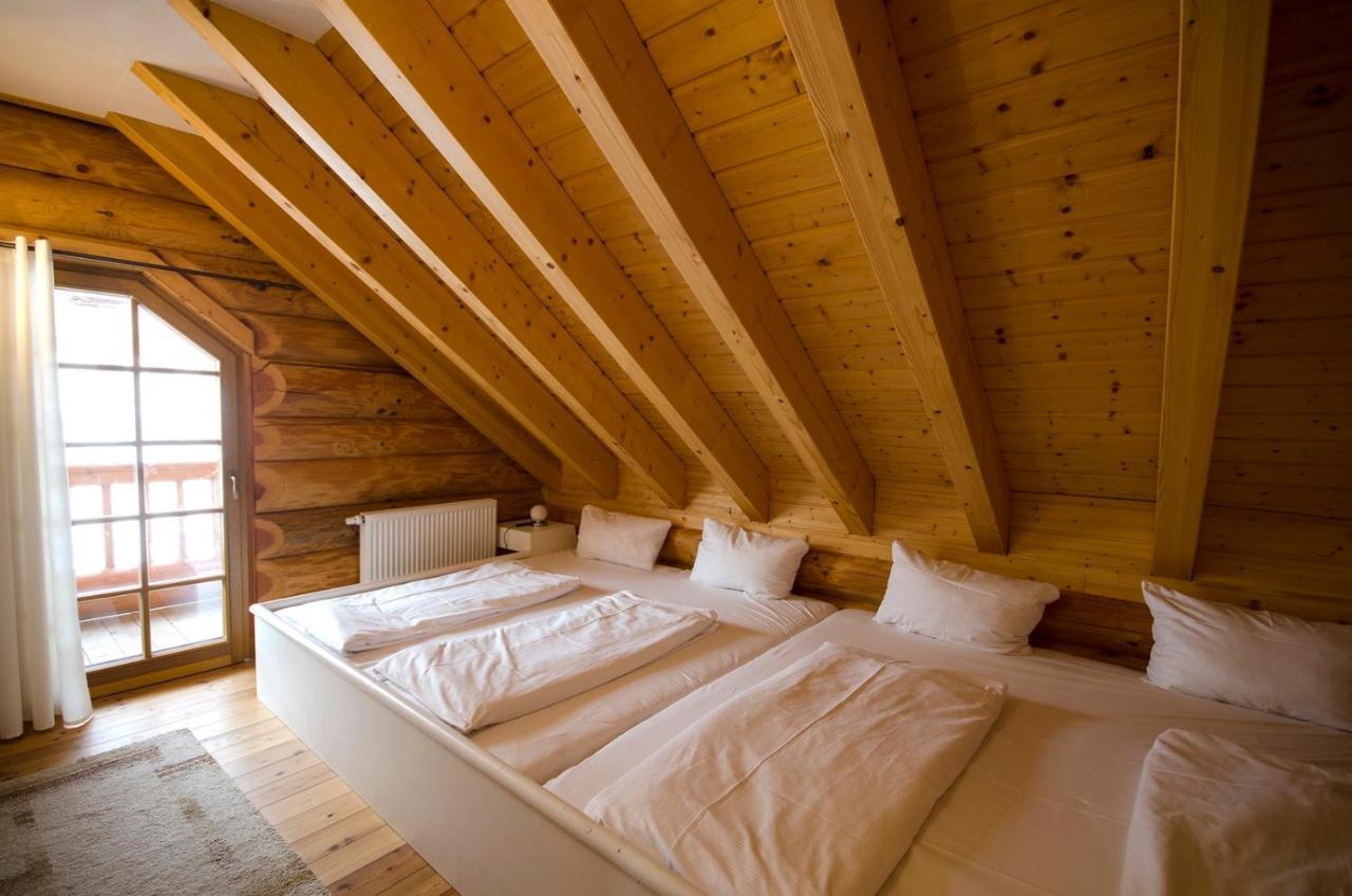 Luxus-Ferienhaus Blockhaus Chalet Nr 2 Toplage am Feldberg mit Sauna, Outdoor-Hottub, Kamin auf 1300m üM Exterior foto
