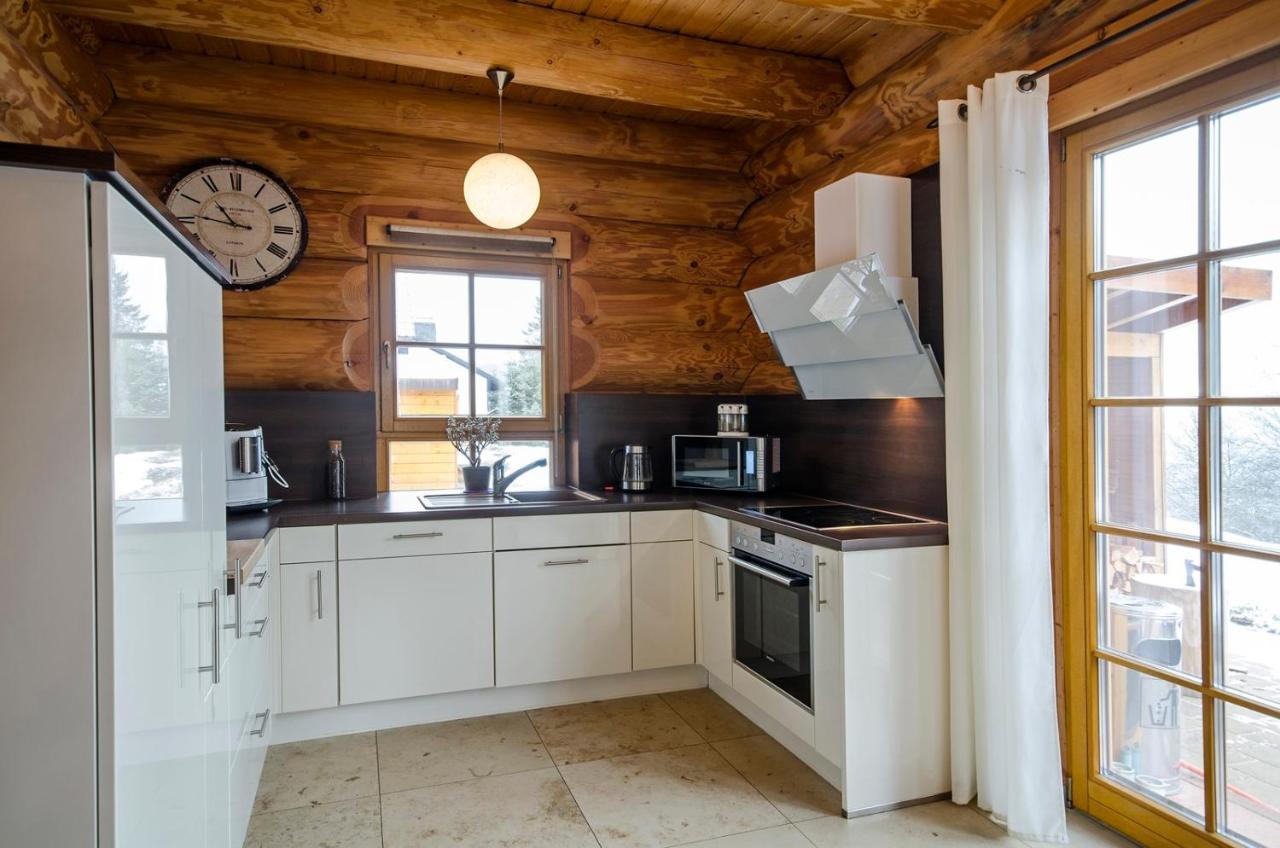 Luxus-Ferienhaus Blockhaus Chalet Nr 2 Toplage am Feldberg mit Sauna, Outdoor-Hottub, Kamin auf 1300m üM Exterior foto