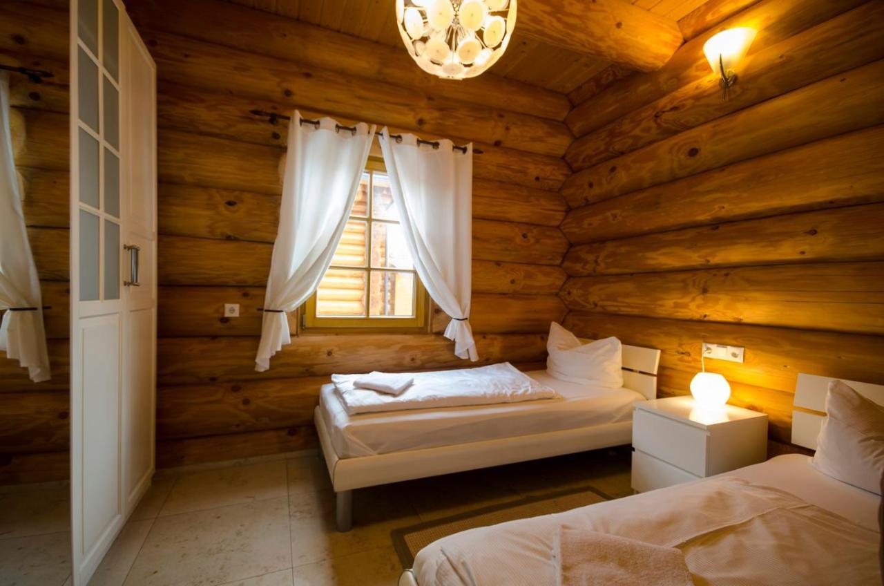 Luxus-Ferienhaus Blockhaus Chalet Nr 2 Toplage am Feldberg mit Sauna, Outdoor-Hottub, Kamin auf 1300m üM Exterior foto