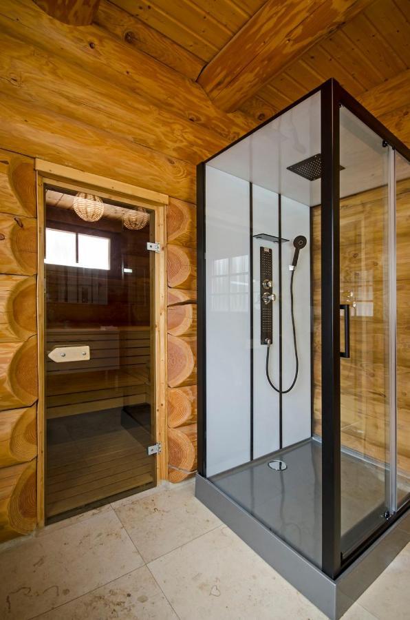 Luxus-Ferienhaus Blockhaus Chalet Nr 2 Toplage am Feldberg mit Sauna, Outdoor-Hottub, Kamin auf 1300m üM Exterior foto