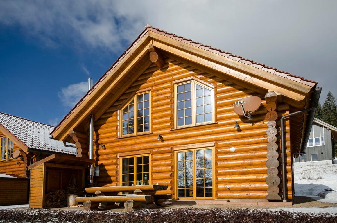 Luxus-Ferienhaus Blockhaus Chalet Nr 2 Toplage am Feldberg mit Sauna, Outdoor-Hottub, Kamin auf 1300m üM Exterior foto