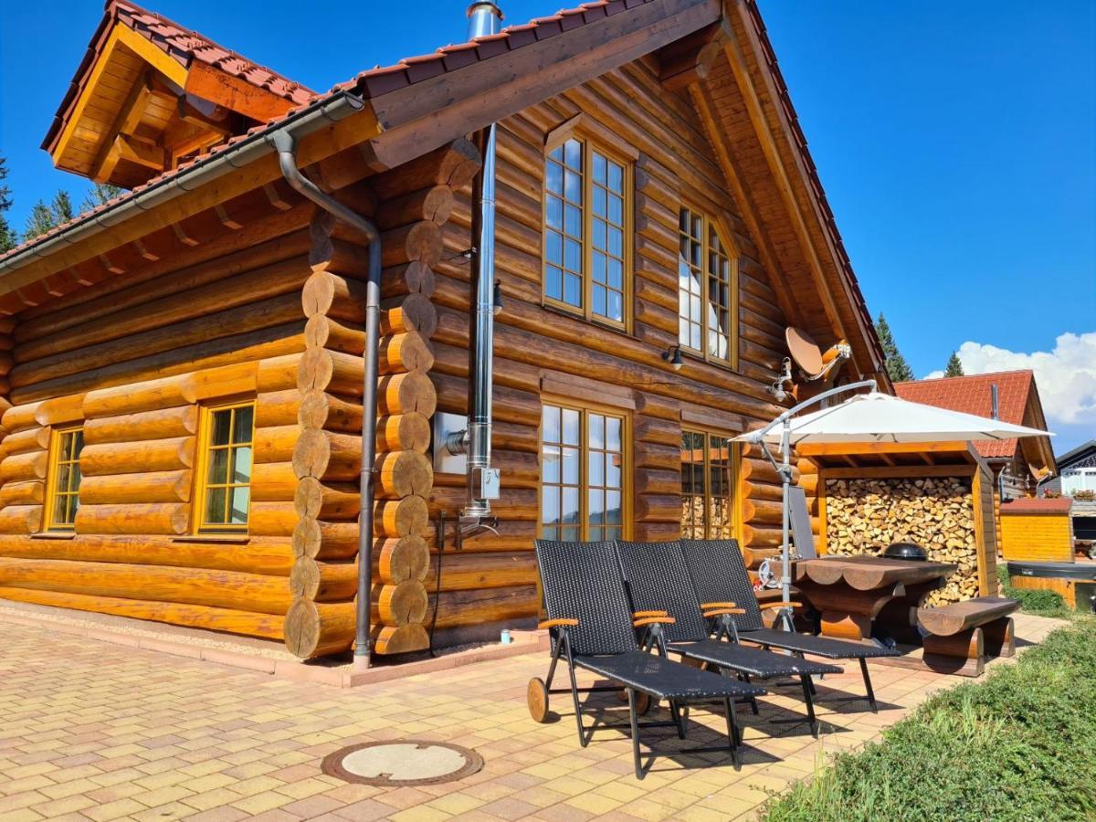 Luxus-Ferienhaus Blockhaus Chalet Nr 2 Toplage am Feldberg mit Sauna, Outdoor-Hottub, Kamin auf 1300m üM Exterior foto