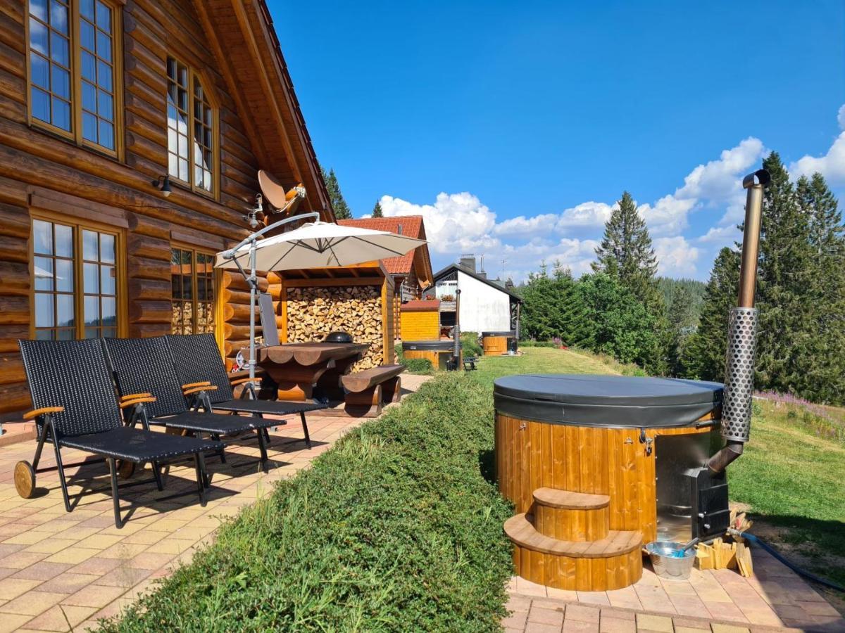 Luxus-Ferienhaus Blockhaus Chalet Nr 2 Toplage am Feldberg mit Sauna, Outdoor-Hottub, Kamin auf 1300m üM Exterior foto